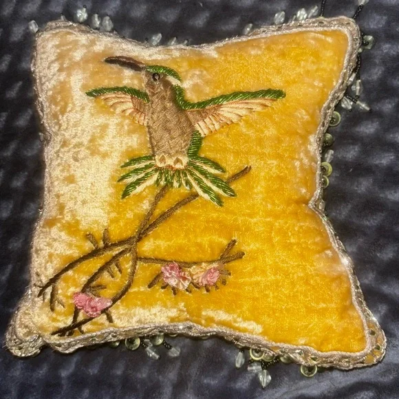 Decorative Rare Vintage velvet pillow with hummingbird design with beaded trim. - Picture 1 of 2